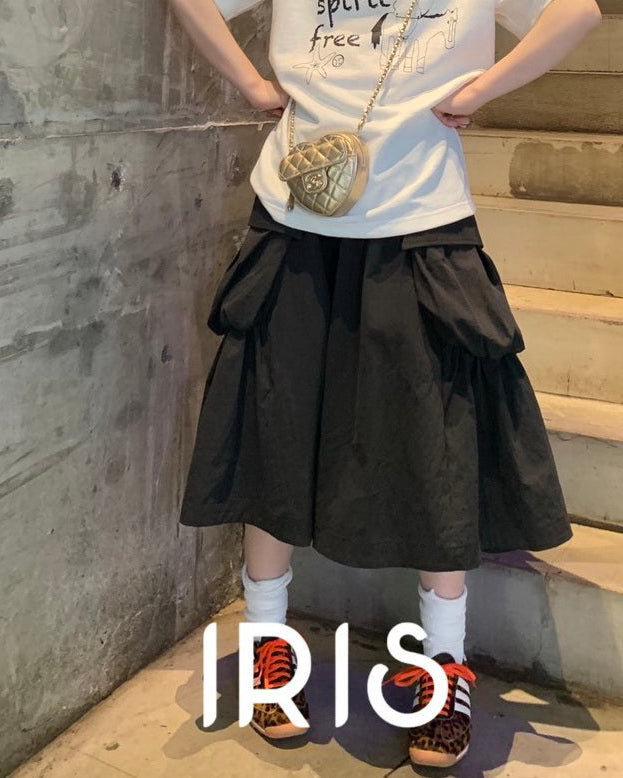 Vacation in HK |Graphic Lettering Short-Sleeve Tee in White&Peninsula Love Letter Midi Skirt