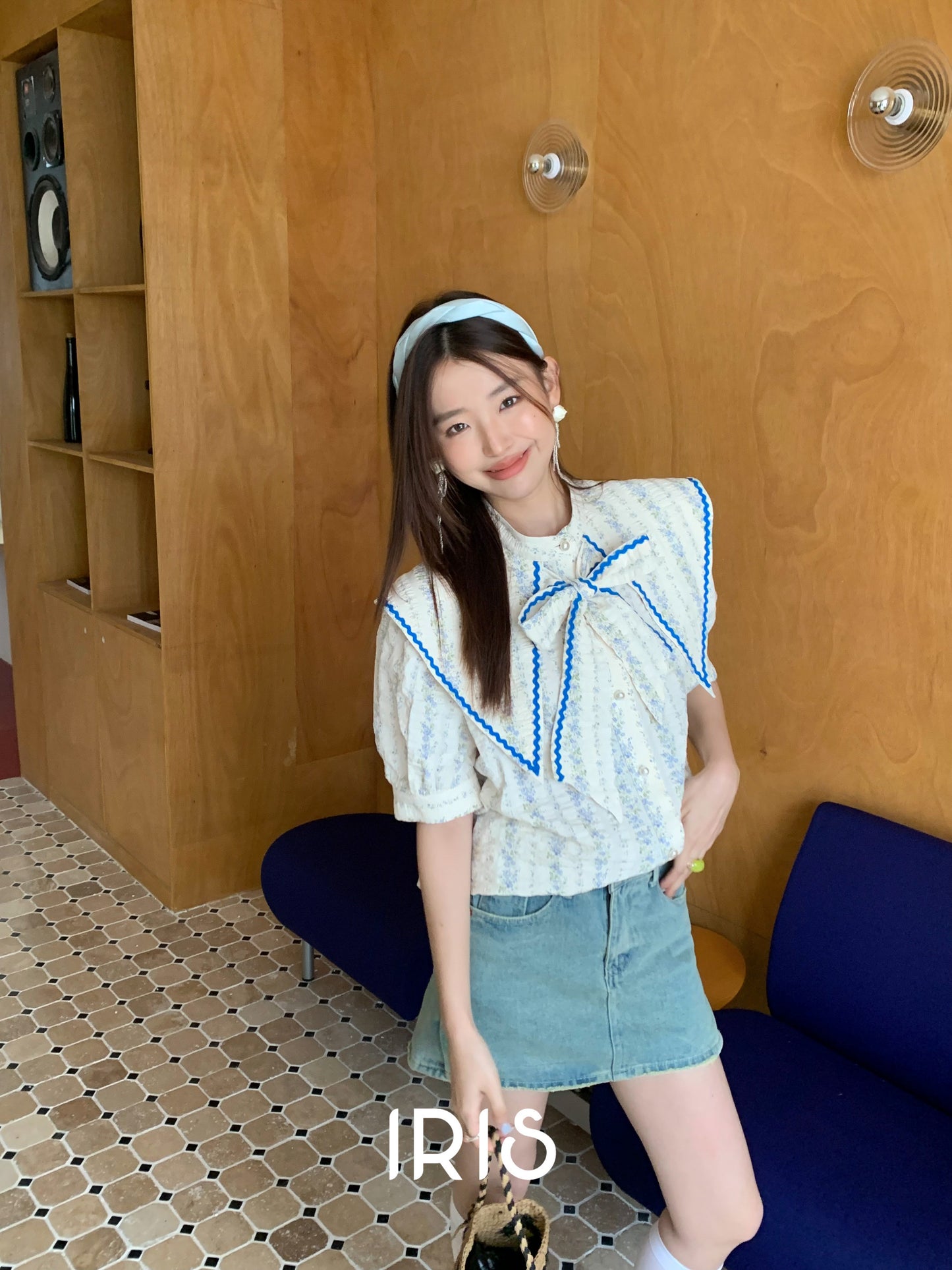 Lace Bow Collar Blouse – Vintage Large-Collar Top with Blue Trim