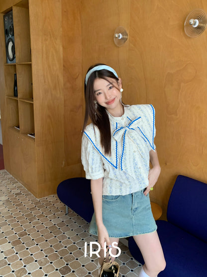 Lace Bow Collar Blouse – Vintage Large-Collar Top with Blue Trim