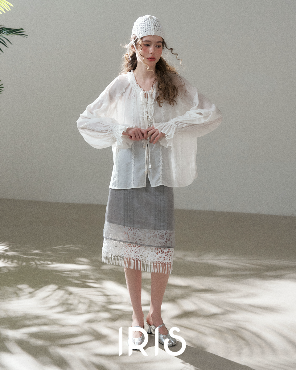 Soft Cotton-Linen Ruffle Tie Blouse