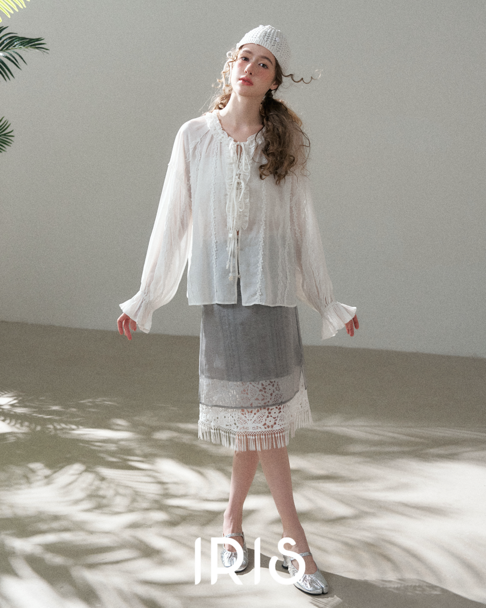 Soft Cotton-Linen Ruffle Tie Blouse