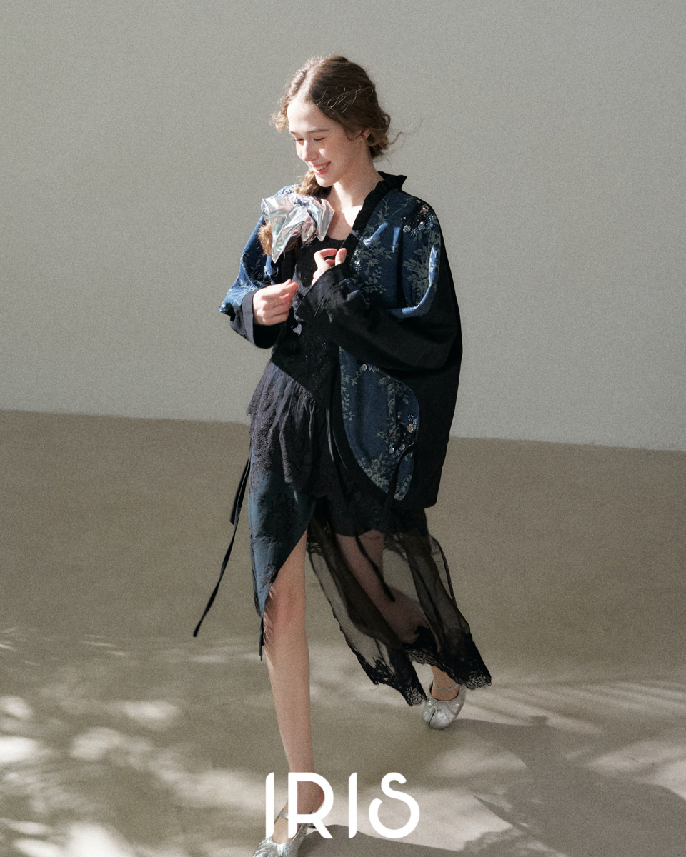 Noir Floral Jacket | Iris