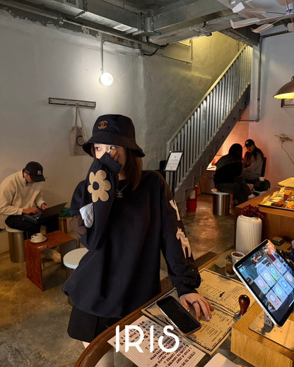 Vacation in HK |Navy Aries Patch Sweatshirt