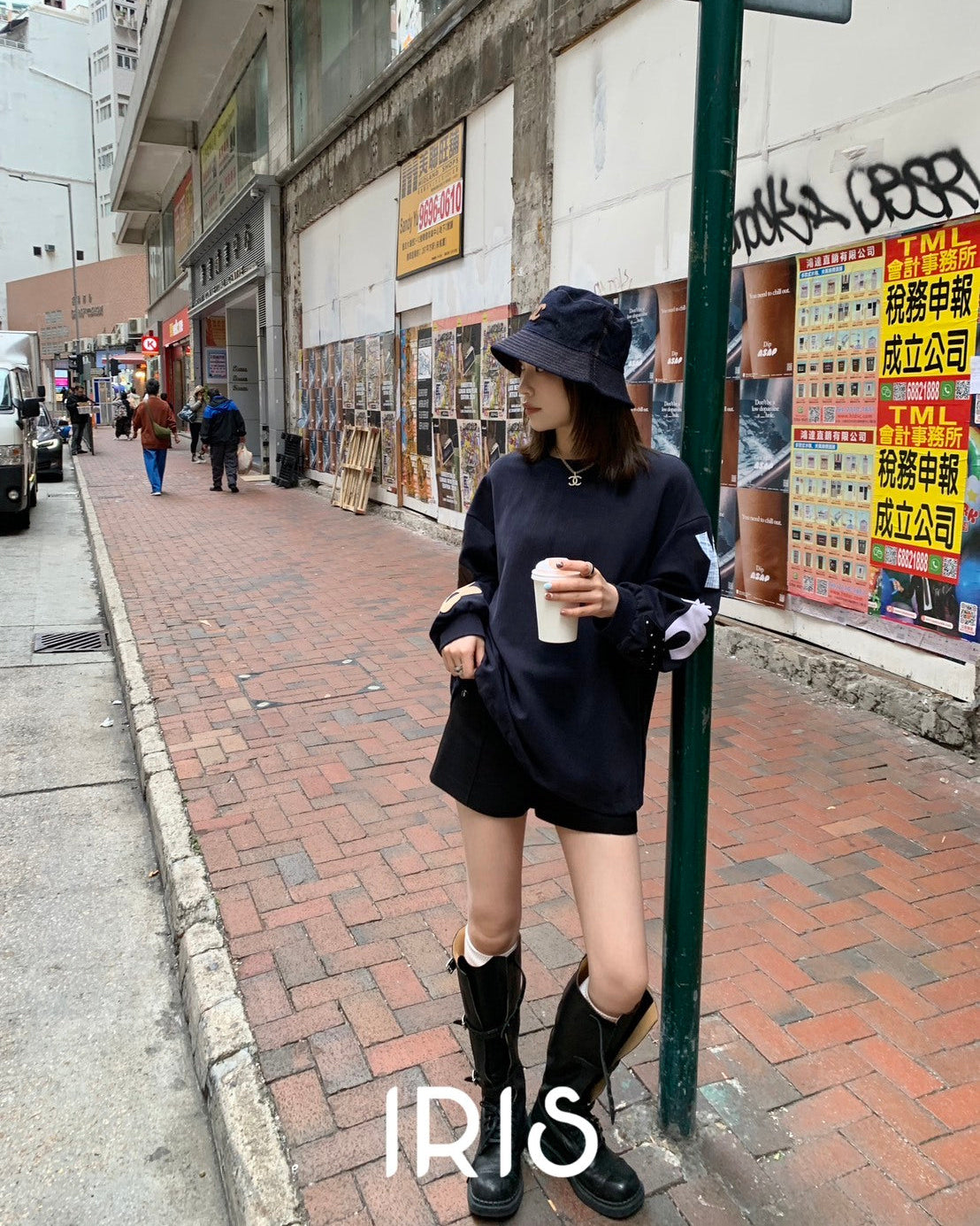 Vacation in HK |Navy Aries Patch Sweatshirt