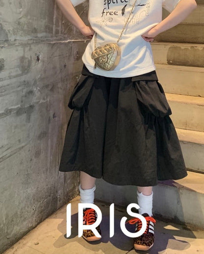 Vacation in HK |Graphic Lettering Short-Sleeve Tee in White&Peninsula Love Letter Midi Skirt