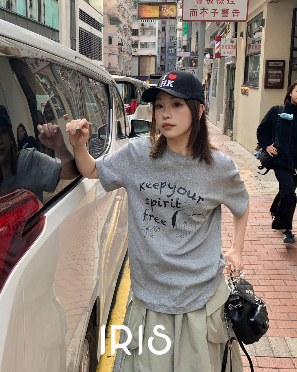 Vacation in HK |Graphic Lettering Short-Sleeve Tee in Grey