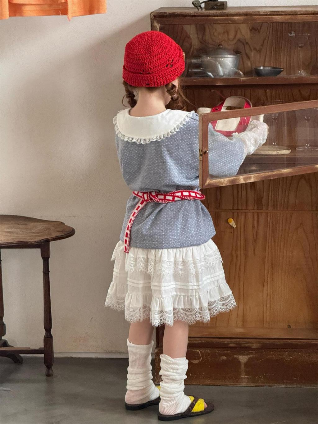 Lace Collar Sweatshirt & Lace Layered Skirt